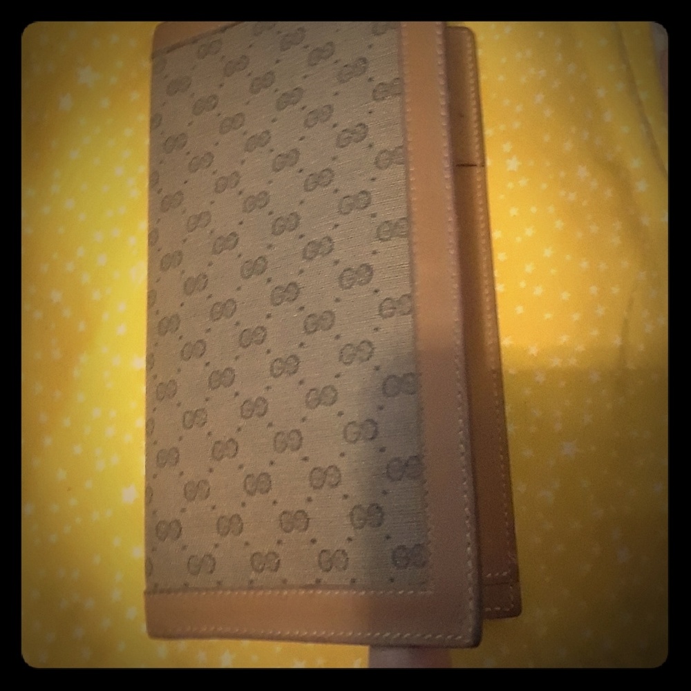 Gucci checkbook